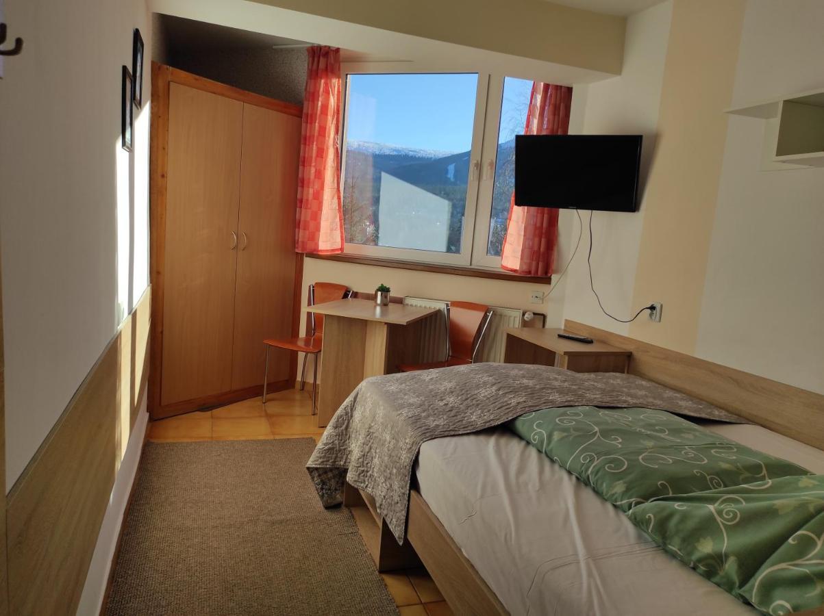 Willa Mona Bed & Breakfast Szklarska Poreba Luaran gambar