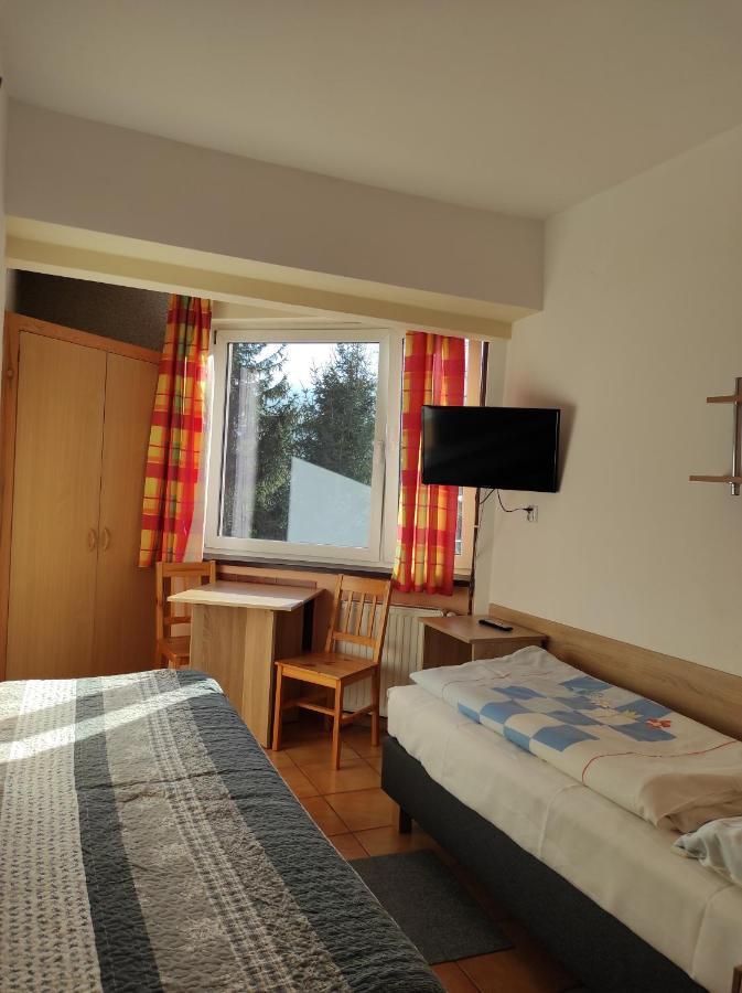 Willa Mona Bed & Breakfast Szklarska Poreba Bilik gambar